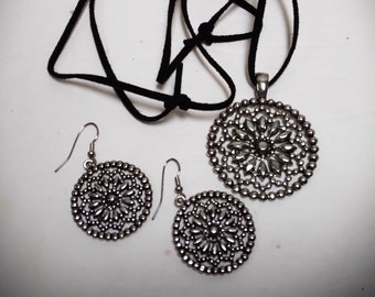 Necklace & Earring Set, Silver Filagree, Black Suede adjustable