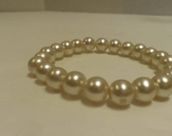 stretchy PEARL bracelet, quality faux pearls