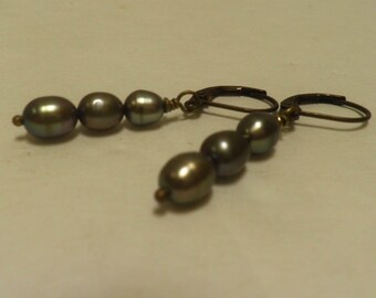 Ogni Giorno earrings, Sage Green freshwater PEARLS, oxidized brass
