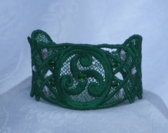 Bracelet, Celtic knotwork, Embroidered Freestanding Lace, Green or Gold