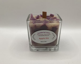 Apple Pie candles scented with wood wick