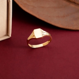 14K Solid Gold Signet Ring: Personalized Engravable Minimalist Ring