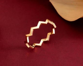 14K Solid Gold Zigzag Ring: Dainty Geometric Chevron Band