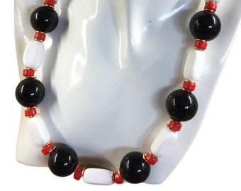 Playful Red White Black Larger Lucite Bead Choker Necklace Unsigned 1960’s 1970’s