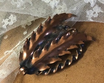 Nature Inspired Curly Edged Leaf Copper Metal Brooch Pin Unsigned 1960’s 1970’s
