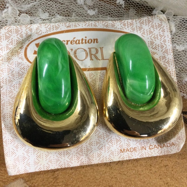 Signed Carded Tagged D’ORLAN Mottled Green Lucite Shiny Gold Tone Earrings Clip On 1980’s