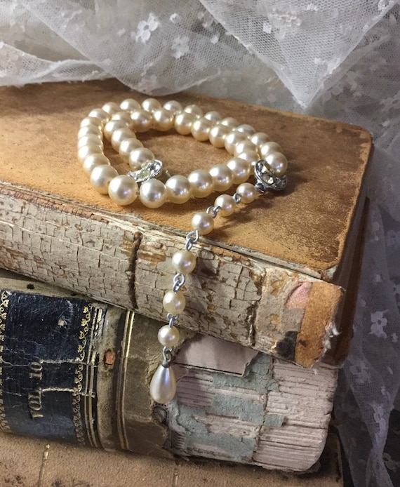 Off white pearl sale necklace