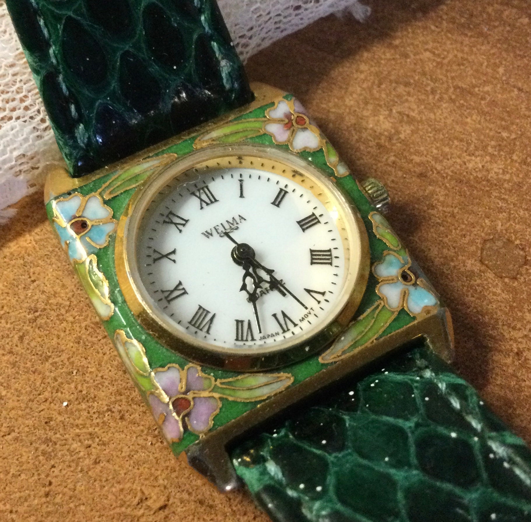 Signed Weima Quartz Japan Movement Cloisonne Women display picture 3