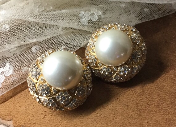 Signed Ciner Totally 1980’s Faux Pearl Clear Rhine