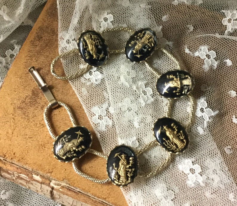 Six Link Lucite Cabochon Bracelet Unsigned 1960\u2019s 1970\u2019s