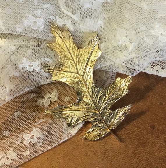 Signed MJENT Brushed Gold Tone Oak Leaf Brooch Pi… - image 1