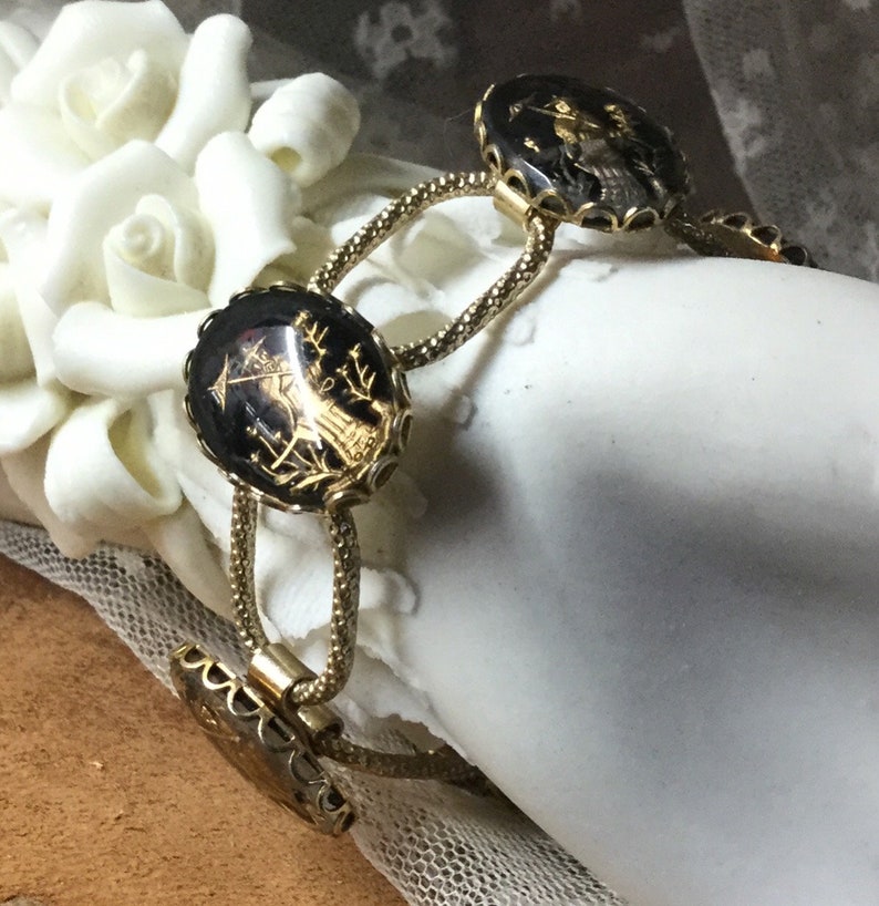 Six Link Lucite Cabochon Bracelet Unsigned 1960\u2019s 1970\u2019s