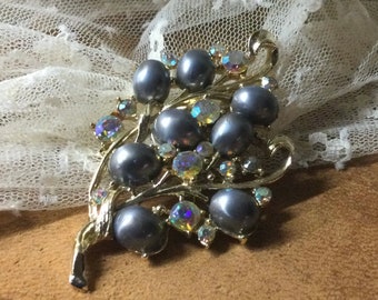 Stunning Gray Faux Pearl AB Rhinestone Flower Brooch Pin Unsigned 1960’s 1970’s