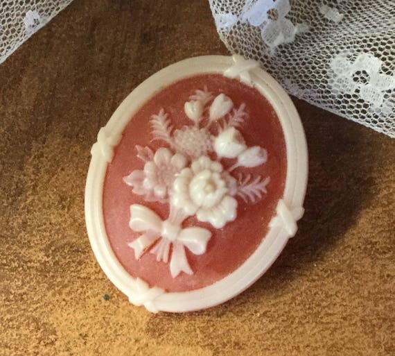 Signed AVON Floral Cameo Brooch Pin Circa 1960's … - image 1