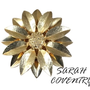 Signed SARAH COVENTRY CANADA Large Gold Tone Sunflower Floral Brooch Pin