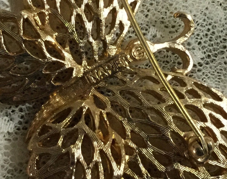 Signed Napier Gold Tone Faux Pearl Brooch Pin 1960\u2019s 1970\u2019s