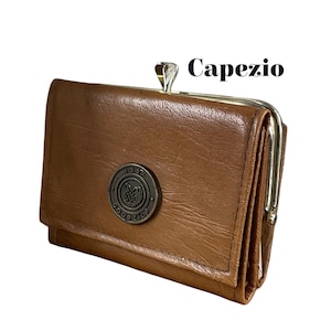 Signed CAPEZIO Small Light Brown Leather Change Purse 1960’s 1970’s Holds Coins Bills
