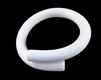 Nifty Bright White Offset Slightly Crossed Lucite Bangle Bracelet Unsigned 1960’s 1970’s