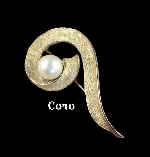 Signed CORO PEGASUS Faux Pearl Brushed Gold Tone Q