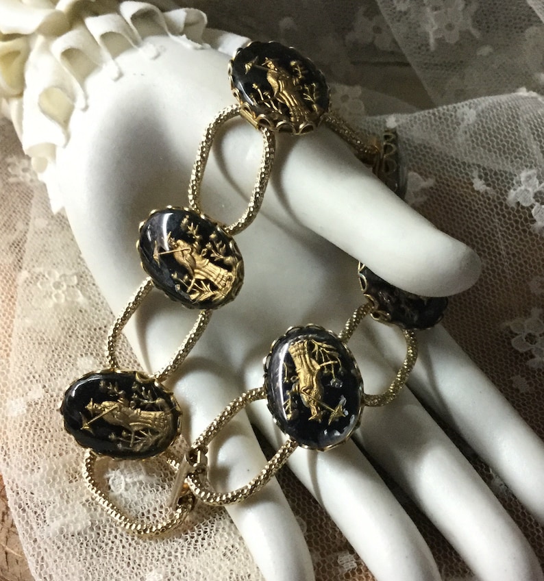 Six Link Lucite Cabochon Bracelet Unsigned 1960\u2019s 1970\u2019s