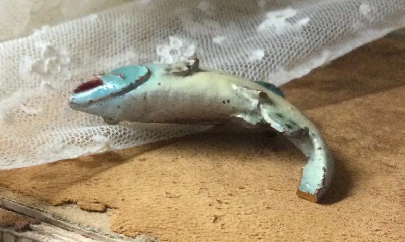 Hand Painted Wood Fish Speckled Trout Brooch Pin Unsigned 1950\u2019s 1960\u2019s