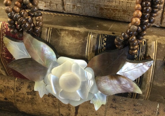 Boho Chic MOP Mother of Pearl Floral Pendant Twis… - image 3