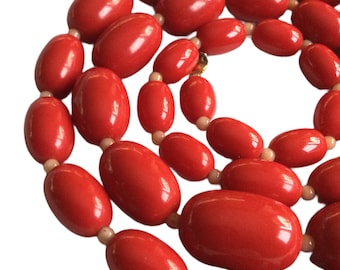 Cheery Cherry Oval Shaped Red Lucite Bead Single Strand Necklace 1960’s 1970’s Graduated Bead Size