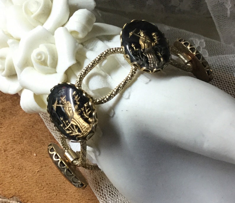 Six Link Lucite Cabochon Bracelet Unsigned 1960\u2019s 1970\u2019s