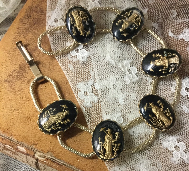 Six Link Lucite Cabochon Bracelet Unsigned 1960\u2019s 1970\u2019s