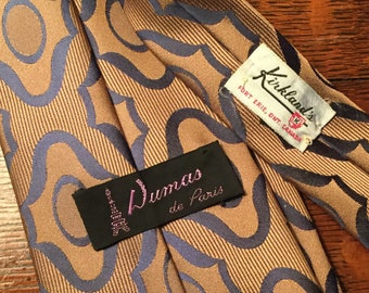 1970’s Labeled Dumas de Paris Men’s Neck Tie Symmetrical Pattern