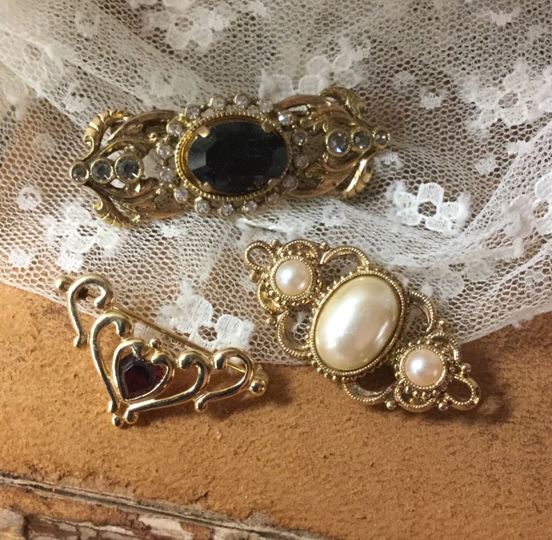 Trio of Very Small Brooches Pins Glass Stones Faux Pearls