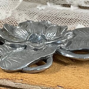 Signed SEAGULL PEWTER CANADA Cast Pewter Metal Water Lily Brooch Pin 1960s 1970s Floral Themed Monets Garden image 3