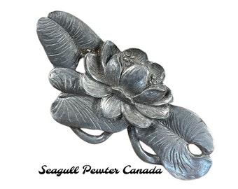 Signed SEAGULL PEWTER CANADA Cast Pewter Metal Water Lily Brooch Pin 1960’s 1970’s Floral Themed Monet’s Garden