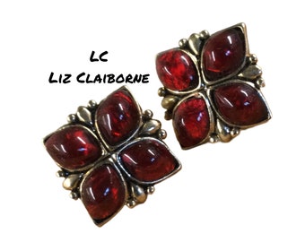 Signed LC Liz Claiborne Ruby Red Lucite Cabochon Antiqued Gold Tone Square Earrings Clip On 1970’s 1980’s