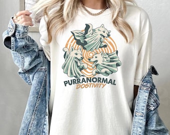 Funny Ghost Dog Halloween Shirt: Retro Spooky Tee for Dog Lovers