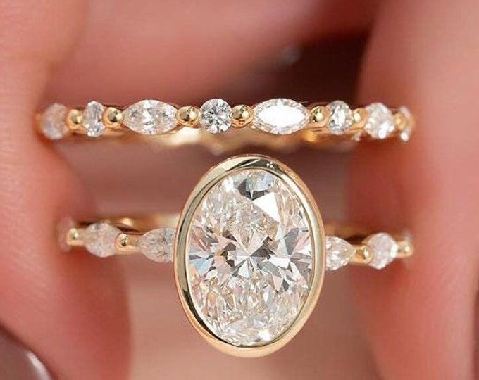 Oval Cut Lab Grown Diamond Engagement Ring Set Vintage Yellow Gold Unique Wedding Ring Set, Bezel Setting Curved Stackable Matching Band