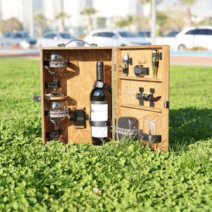 Minibar de madera, kit completo para vinos, mueble bar para licores, set de alcohol de madera hecho a mano, kit de alcohol de viaje, mueble bar para vinos personalizado, set de vino de viaje