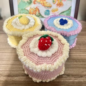 Handmade Fruity Crochet Trinket Cake Box - Handmade Trinket Holder, Kawaii Decor, Cute Storage Gift Idea, Room decor Gift, Jewellery Box