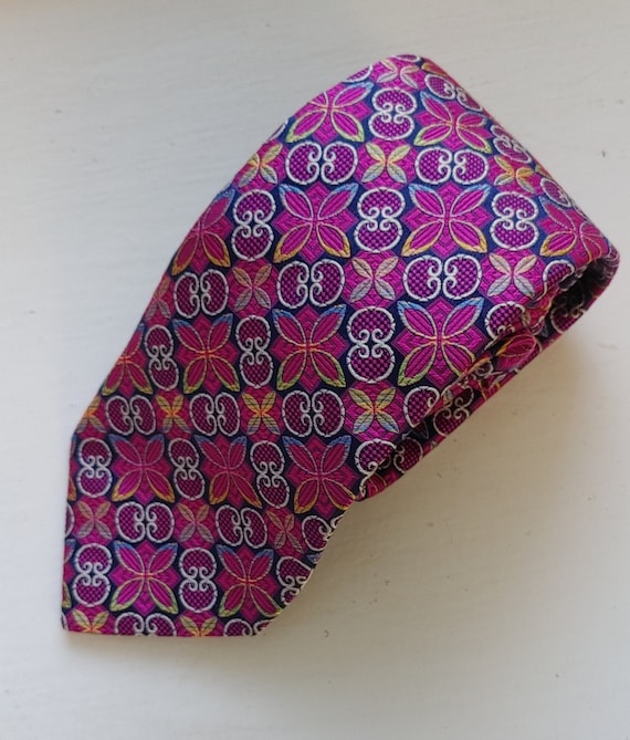 Vintage neck tie  Holland & Sherry Pink pattern t… - image 1
