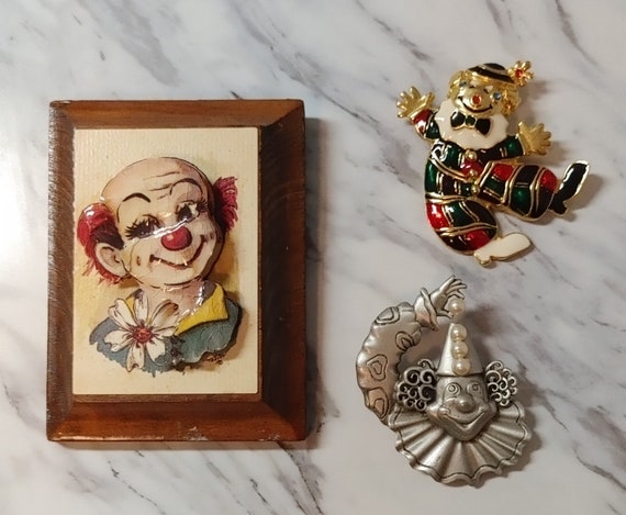 Vintage Clown brooches JJ small clown art 2 brooc… - image 1