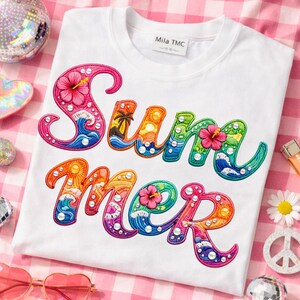 Puede incluir: Un juego de tres tazas de cerámica con un acabado moteado y mate. Las tazas son de color crema, gris claro y gris oscuro. Cada taza tiene un diseño simple y minimalista.