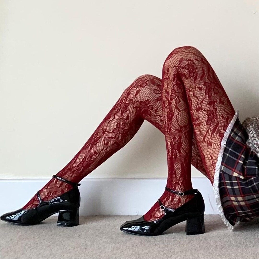 Red Burgundy Flora Pattern Lace Fishnet Hollow Stretchy Comfy Tights – Stylish Cranberry Coloured Mesh Mod Tights with Flower Pattern