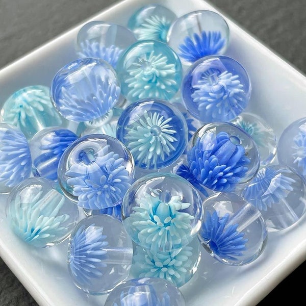 Tutoriel de fabrication de perles de verre au chalumeau pour une perle en verre souple « Flurry » à implosion par Laura Sparling