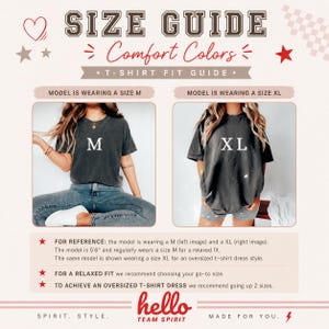 K&ouml;nnte beinhalten: Gr&ouml;&szlig;entabelle f&uuml;r Comfort Colors T-Shirts. Die Tabelle zeigt ein Model in Gr&ouml;&szlig;e M und XL. Der Text empfiehlt, f&uuml;r eine lockere Passform die normale Gr&ouml;&szlig;e zu w&auml;hlen und f&uuml;r ein &uuml;bergro&szlig;es T-Shirt-Kleid zwei Gr&ouml;&szlig;en gr&ouml;&szlig;er zu nehmen. Der Markenname "hello team spirit" ist sichtbar.