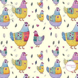 Peut inclure: Motif répété de poulets colorés de style dessin animé sur fond crème. Les poulets présentent des motifs patchwork de différentes couleurs, notamment bleu, jaune, violet et rouge. De petits cœurs roses et des illustrations de feuilles grises sont dispersés.