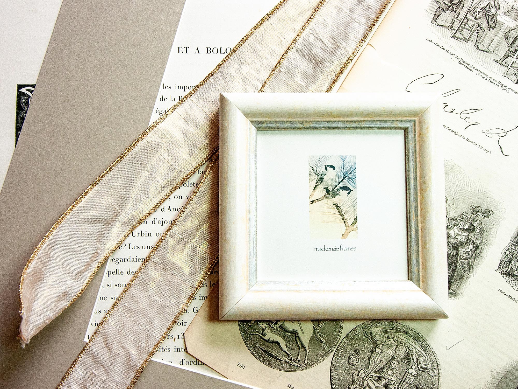 Profil de Perle Arrondi Carré Style Cottage 3x3 et 4x4 Pouces - Blanc avec Cadre Photo Intérieur Gri