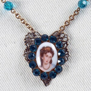 Handpainted Vintage Lady Cameo Necklace with Swarovski Crystal