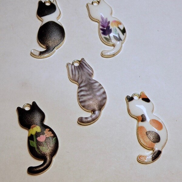 Choose Design -- One Pair of Goldtone Standing Cat Charms -- LOT UU