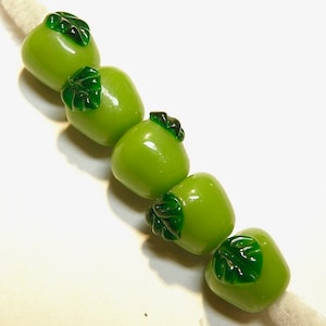 Choose Choice -- Lampwork Glass Granny Smith Apple Beads - Lot UU