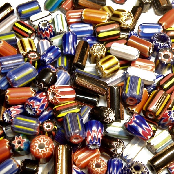 50 Grams of Assorted Medium Chevron Glass Beads - Lot 4Z